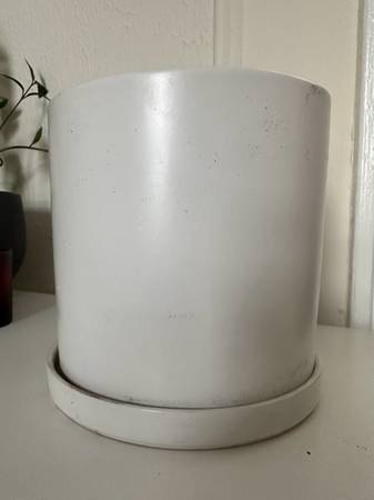 8” Ceramic Planter 1