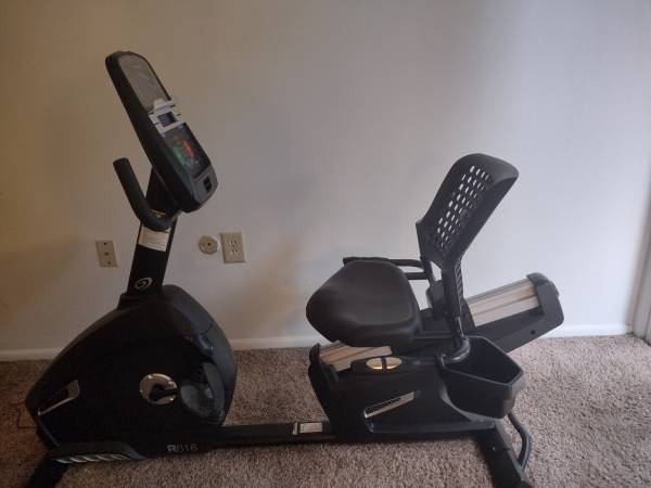 Nautilus R616 Recumbent Bike - Moving Sale 1