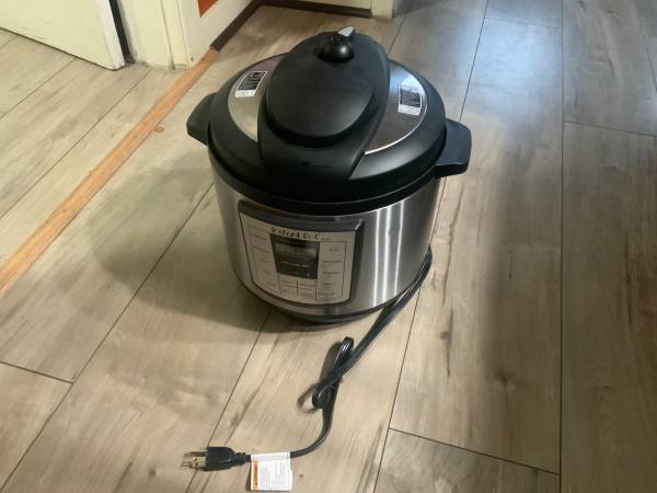 Insta Pot pressure cooker 1