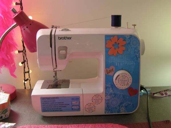 SEWING MACHINE 1