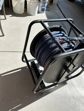 Jade Audio, cable de escenario de 20 canales, 100 pies, con carrito enrollador - $300 (Oceanside)63436948937219124
