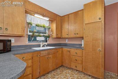 $365,000 / 2br - 822 W Monroe Street (Colorado Springs)63658128942209123