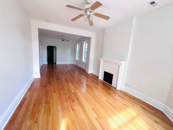 $2,800 / 3br - 1000ft2 - Spacious, sunny 3b/1b Logan Square apartment (Logan Square)64041641633025123