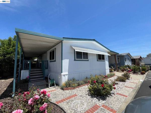 Inviting and comfortable residence 1