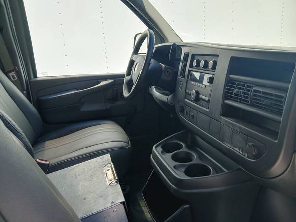 furgoneta de trabajo CHEV Express 2012 - $11,800 (MOUNT PLEASANT)636134474858251216
