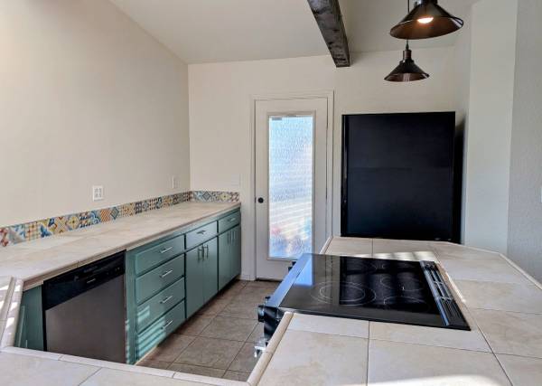 $3,500 / 2br - 1060ft2 - Newly Updated Two Bedroom House In Amesti Corralitos (Corralitos)63695803935491123