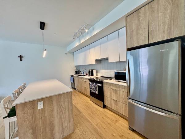FULLY FURNISHED - 3 Bedrooms + Den, 2 Bath - Milagro - Unit #602 2