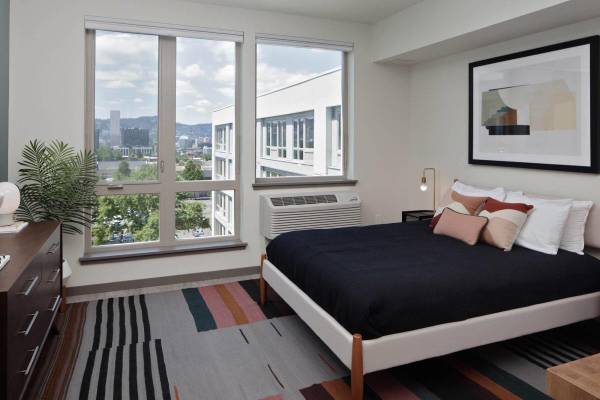 $2,870 / 2br - 1222ft2 - Encimeras de cuarzo, pisos laminados con aspecto de madera (Kerns/Buckman)63831536555521124