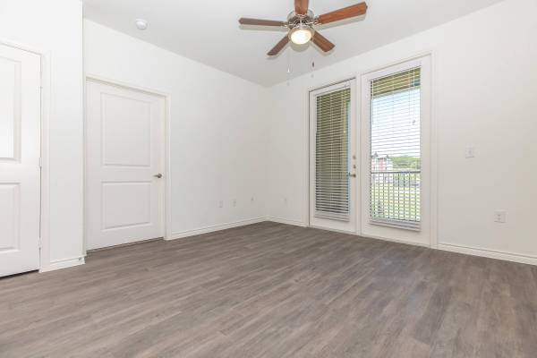 $1,899 / 4br - 1288ft2 - Children's Playscape, 9 Ft. Ceilings (6625 McKinney Falls Pkwy, Austin, TX)63979118091523122
