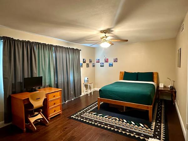 $2100.00 / 2br - Quiet & Convenient Furnished 2BR/2BA Condo, Gated, Free Parking63867601449475120
