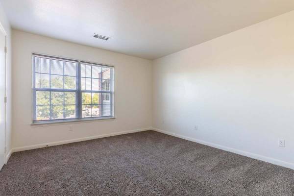 $1,800 / 2br - 978ft2 - Playground, View, Off Street Parking (4542 Bromley Ln, Brighton, CO)63973355575298123