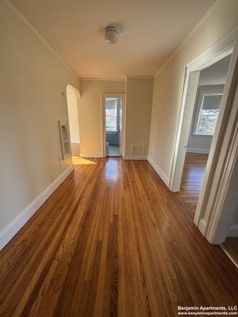 $2,275 / 1br - **NO FEE ** Brighten 1 bed w/ Heat HW included. Cat OK (Brighton)64167150536835120