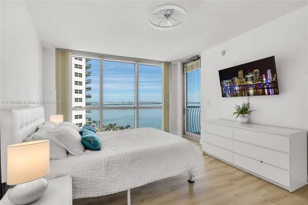 $4,300 / 2br - 1150ft2 - OPERA TOWER DOWNTOWN EDGEWATER TWO BED (OPERA TOWER DOWNTOWN/MIDTOWN)63906440359427123