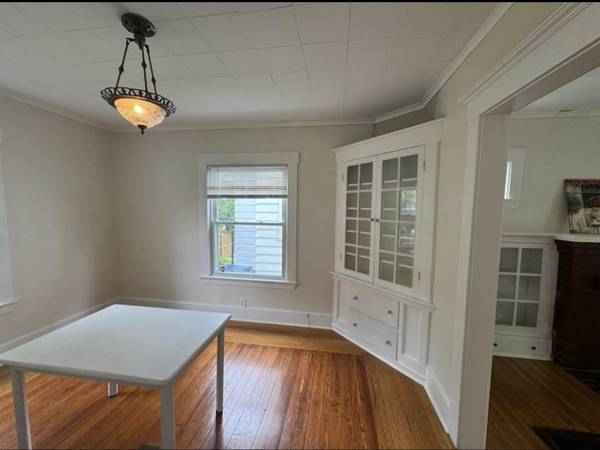 $2300.00 / 3br - 1447ft2 - Beautiful 3 bed 1 bath near beautiful Upper Onondaga Park63982983405315124