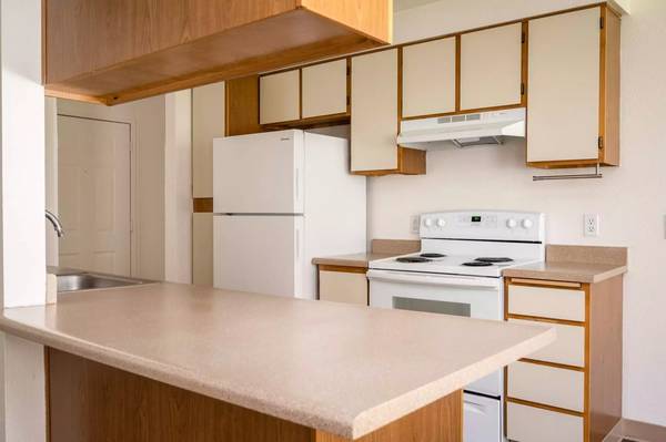 $1,556 / 1br - 725ft2 - Outstanding Hillsboro location! Our views are fantastic! (Hillsboro)63831464899457120