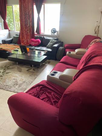 $1,300 / 4br - Nice furnished room with ac available October 1st (Palolo/kaumuki)63939534636291122