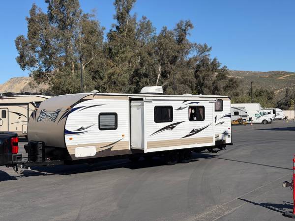 2016 Wildwood xlite 26ft supersilde bunkhouse sleeps 10 like brand new 1