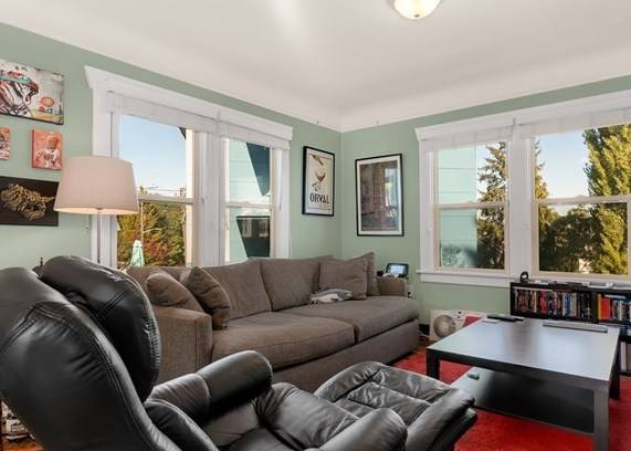 $2,500 / 2br - 980ft2 - Charming 2 bedroom/ 1 bath upper unit duplex in red-hot Columbia City63799909361281124
