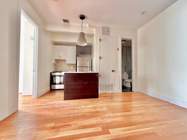 $3,000 / 2br - ⚡️Apartamento de 2 habitaciones disponible al lado del Café☕️ + Salón🛋️😍 (Bushwick)63689591525889124