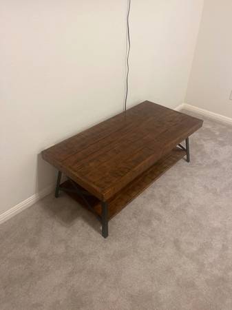 Coffee table or end table in south Austin 1