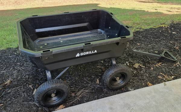 Gorilla Pull / Tow Poly Dump Cart 1