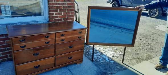 Dresser with mirror 1