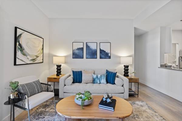 Dishwasher, Garages Available, Grassy Courtyard 1