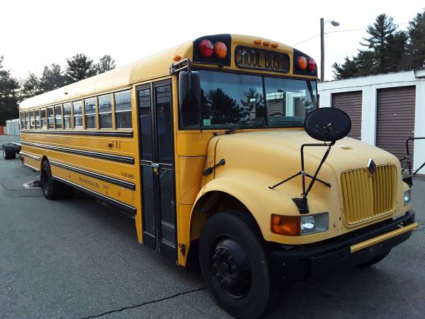 Autobús escolar internacional - $4,500 (Ayer, MA)63623725342851122