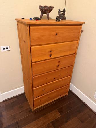 Solid Pine Dresser 1