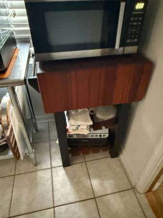 Custom-made butcher block table 24 x 24 1