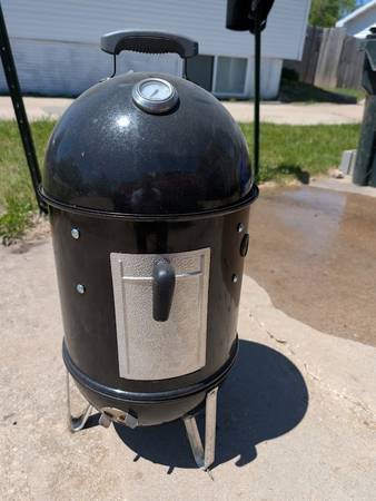 Weber Smokey Mountain 14" Smoker 1