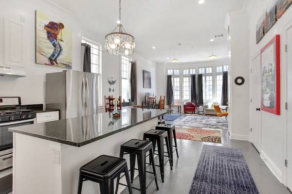 $1,150 / 6br - 4000ft2 - LARGE GROUP Short Term Rental - great downtown location (Downtown near63903769107714122