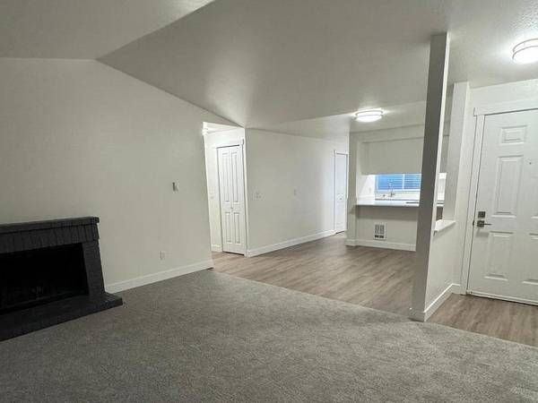 $2,439 / 3br - 1132ft2 - Piscina al aire libre, electrodomésticos de acero inoxidable, se admiten mascotas64031312025857120