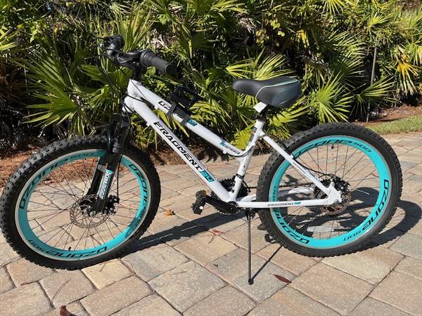 Ozone 500 Girls Fragment Bike 1