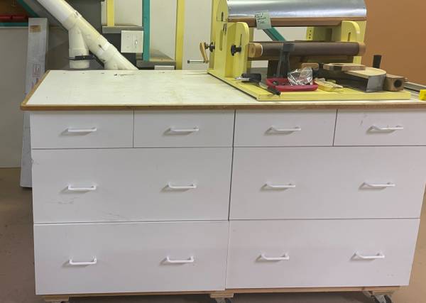 Rolling Workspace w/ Drawers 1