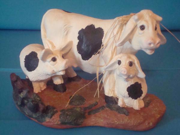 CUTE COW, CALF & PIG FIGURINE 1
