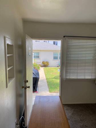 $1,725 / 2br - 1100ft2 - $1715 Master bedroom steps from the ocean (Oceanside)63865816482049122