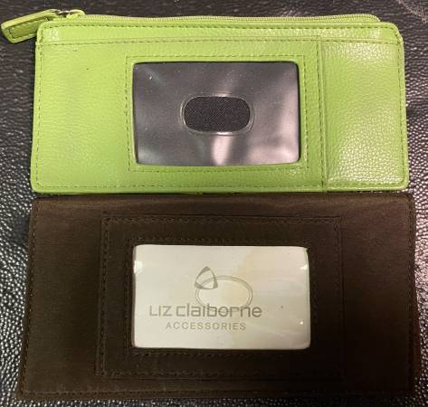 BILLETERA DE MUJER CON PORTATARJETAS Y PORTAIDENTIFICACIÓN, MARCA LIZ CLAIBORNE / CUERO SINTÉTICO - $5 (BALDWIN)63471465456003122