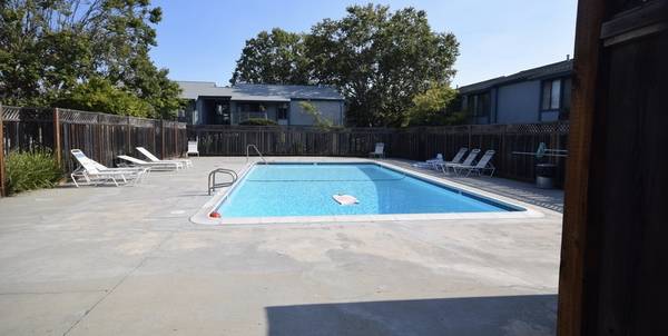 $3,000 / 2br - 790ft2 - Sunny Quiet Upstairs  2 bdrm / 1 bath Capitola Condo (capitola)63908866575235122