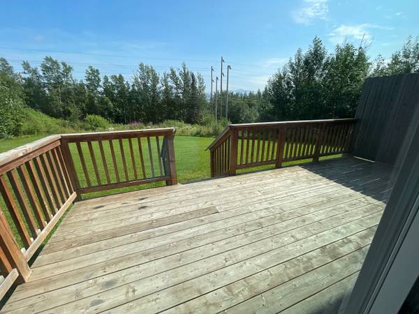 $2,000 / 3br - 1500ft2 - 3 bedroom townhouse style apt on Binnacle with huge garage (Wasilla)64014173067650122