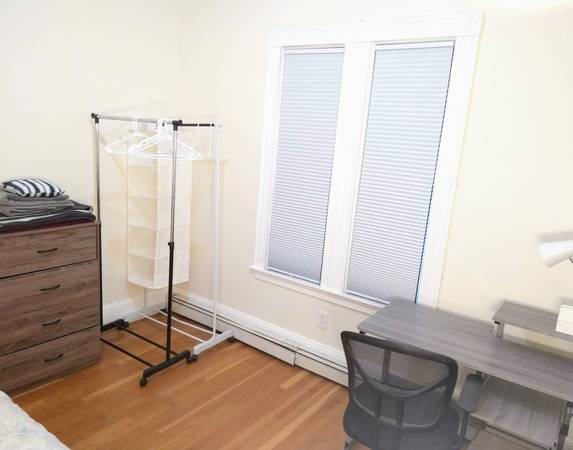 $987 / 4br - Room near Harvard Med School/Longwood Orange&Green Lines. Avail. Oct10 (Mission Hill/Jamaica Plain)63875605475971121