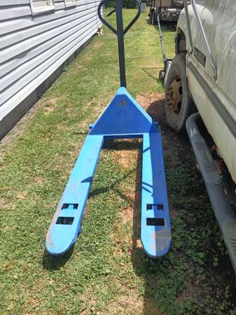 Pallet jack 1