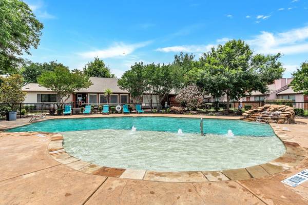 $1,140 / 1br - 706ft2 - Heating, Oven, Dog Park (4500 Sojourn Dr, Addison, TX)63796556083971122