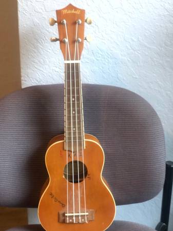 Mitchell Ukulele 1