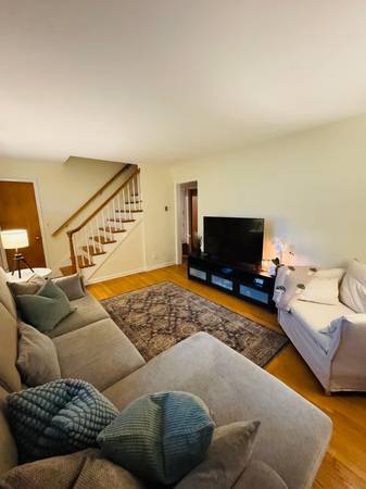 $2,995 / 4br - 4-bedroom house in the desirable Grove neighborhood (north haven)64010164046723123