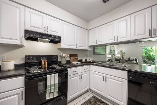 $1,529 / 2br - 1002ft2 - Modern Townhomes with Washer/Dryer & 24/7 Maintenance. (Gainesville)63822864228099123