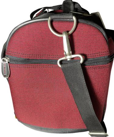 Bolsa roja Samsonite limpia - $60 (Baldwin)63471464926083123