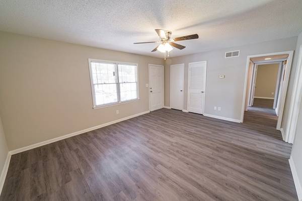 $1,197 / 3br - 1307ft2 - Espaciosa casa de 3 habitaciones y 2 baños disponible 09/20 !! Unidad en planta baja (Columbus, GA)63663836477185121