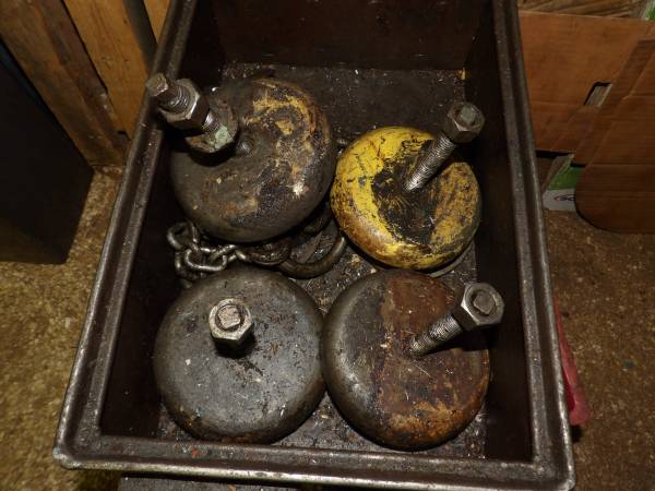 HEAVY MACHINE PADS LEVELING FEET 1