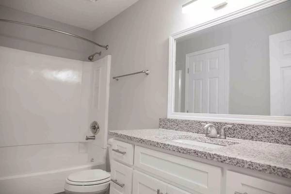 $1,285 / 2br - 1051ft2 - The bus line’s nearby at Ashland Pines! Great for commuters (Stone Mountain)63921691430019124